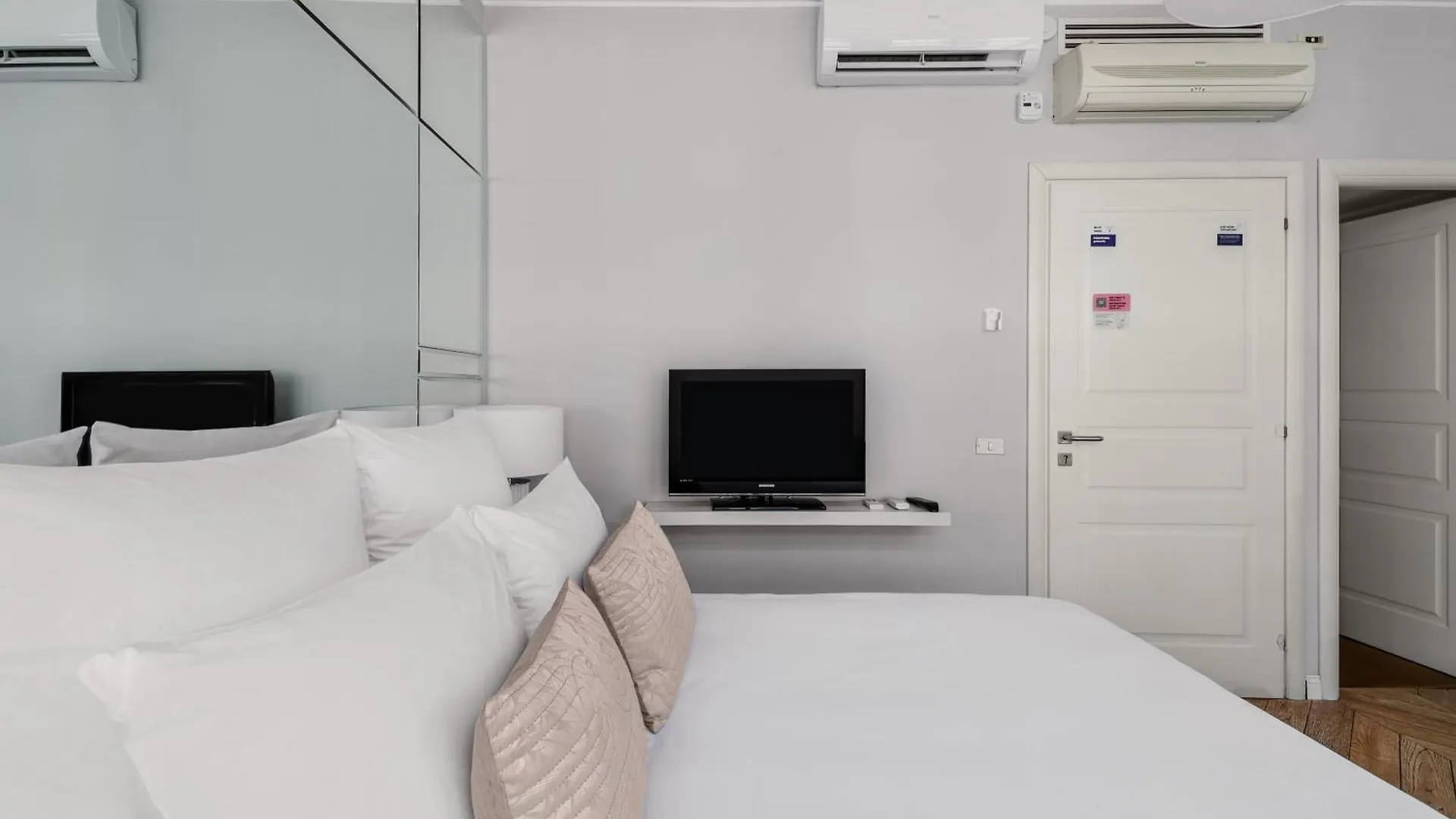 Aparthotel Milan Adore
